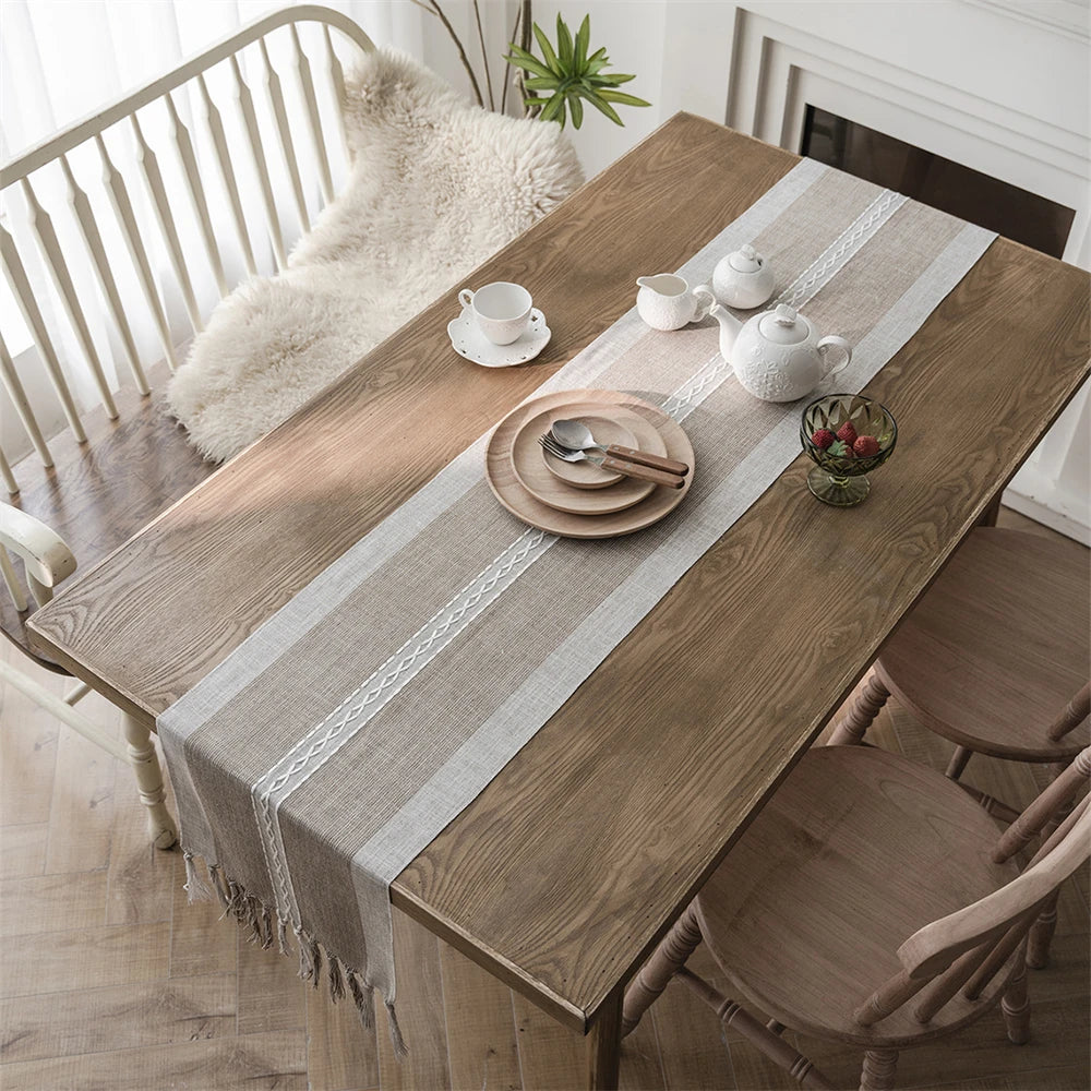 Green Nordic Jacquard Geometric Table Runner