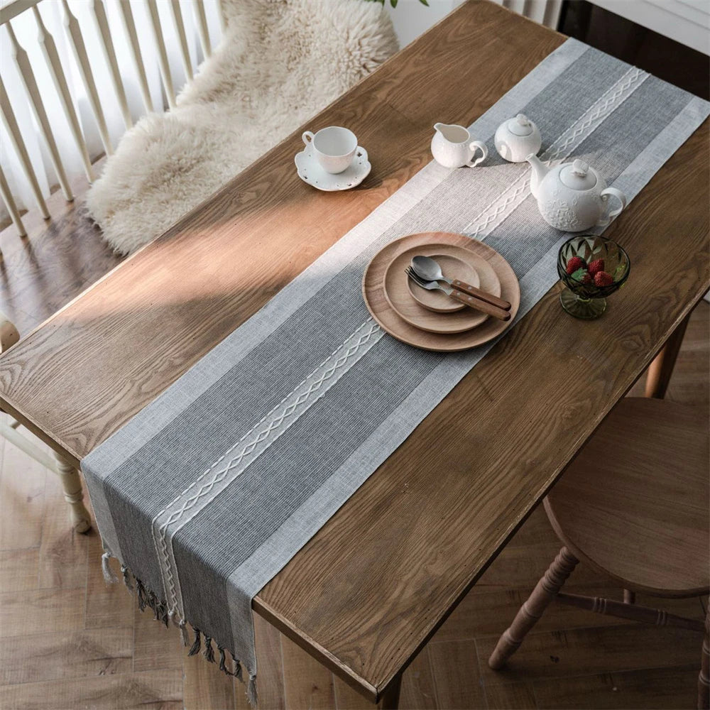 Green Nordic Jacquard Geometric Table Runner