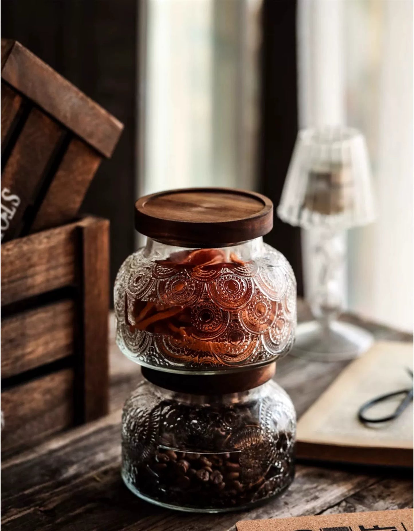 Retro American Carved Wooden Lid Sealed Glass Jar